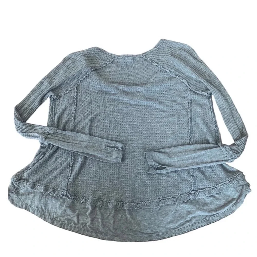 WE THE FREE Grey Thermal Waffle Knit Cozy Sweater‎ with Thumb Holes Size Small